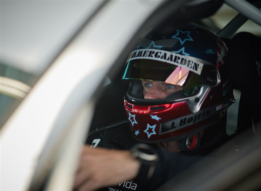 Lars Højris i sin Cupra.